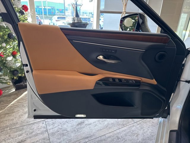 New 2025 Lexus ES 350 w/ Premium Package image 32