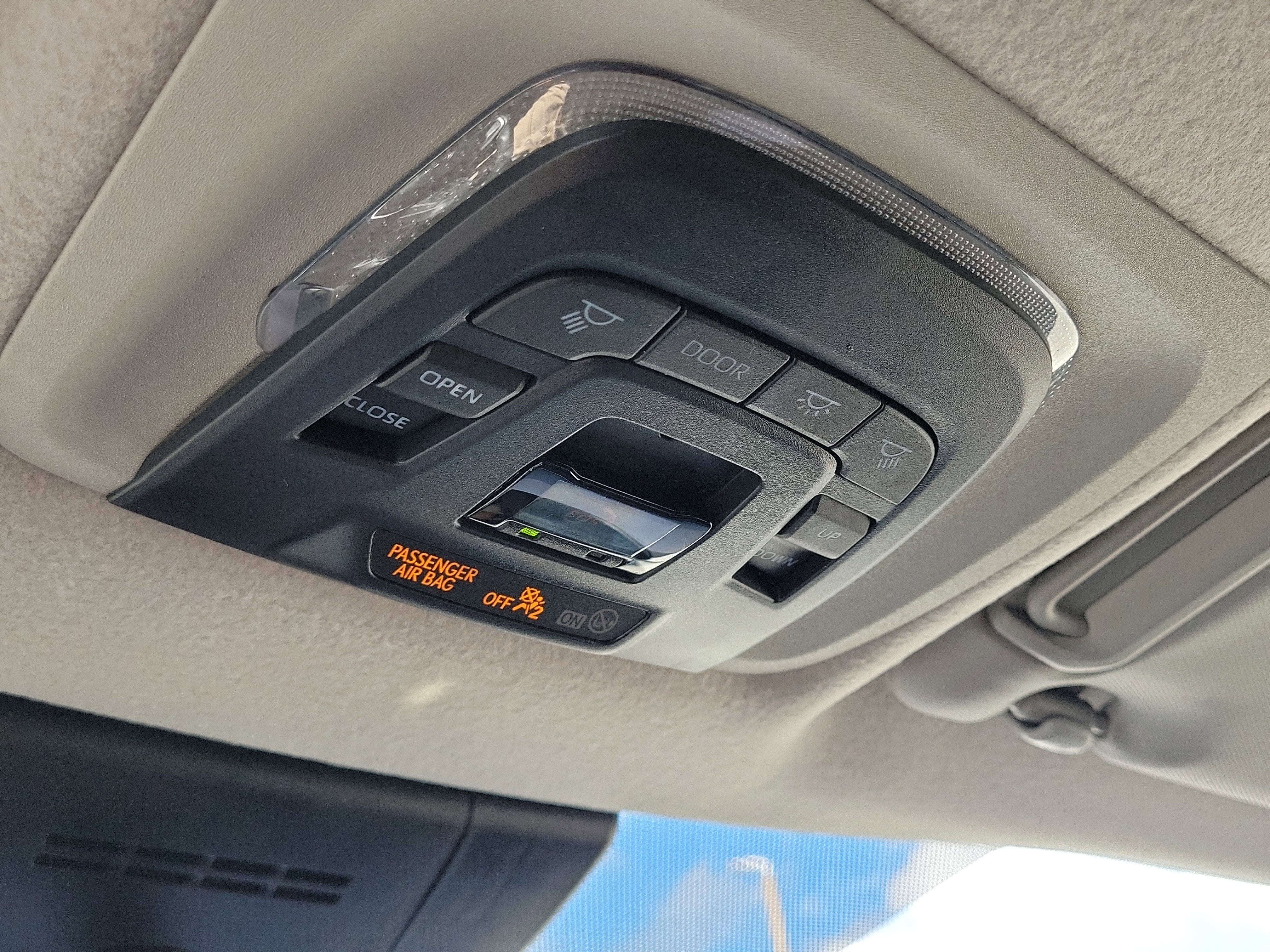 Used 2023 Toyota Corolla Cross XLE image 25