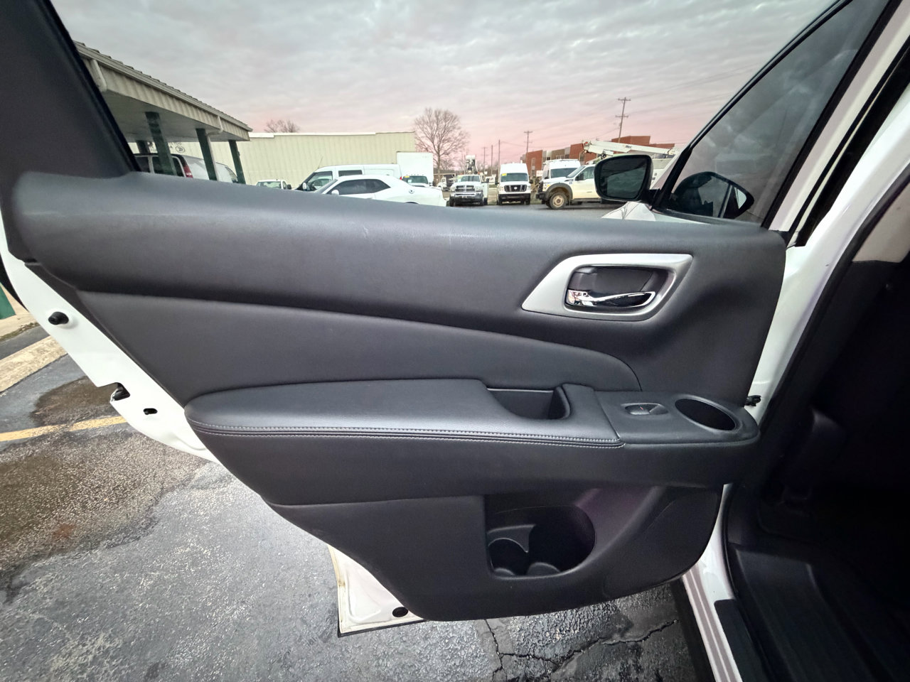 Used 2020 Nissan Pathfinder SV w/ Cargo Package image 14