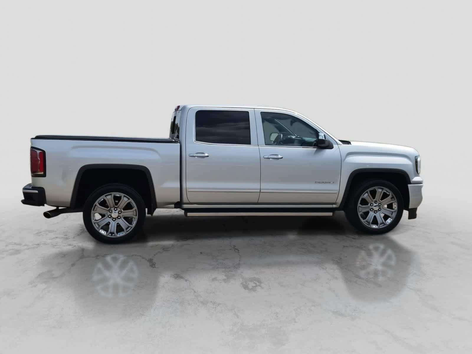 Used 2018 GMC Sierra 1500 Denali w/ Denali Ultimate Package AWD/4WD image 9