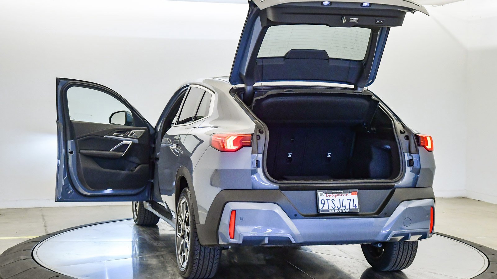 Used 2025 BMW X2 xDrive28i w/ Premium Package image 27