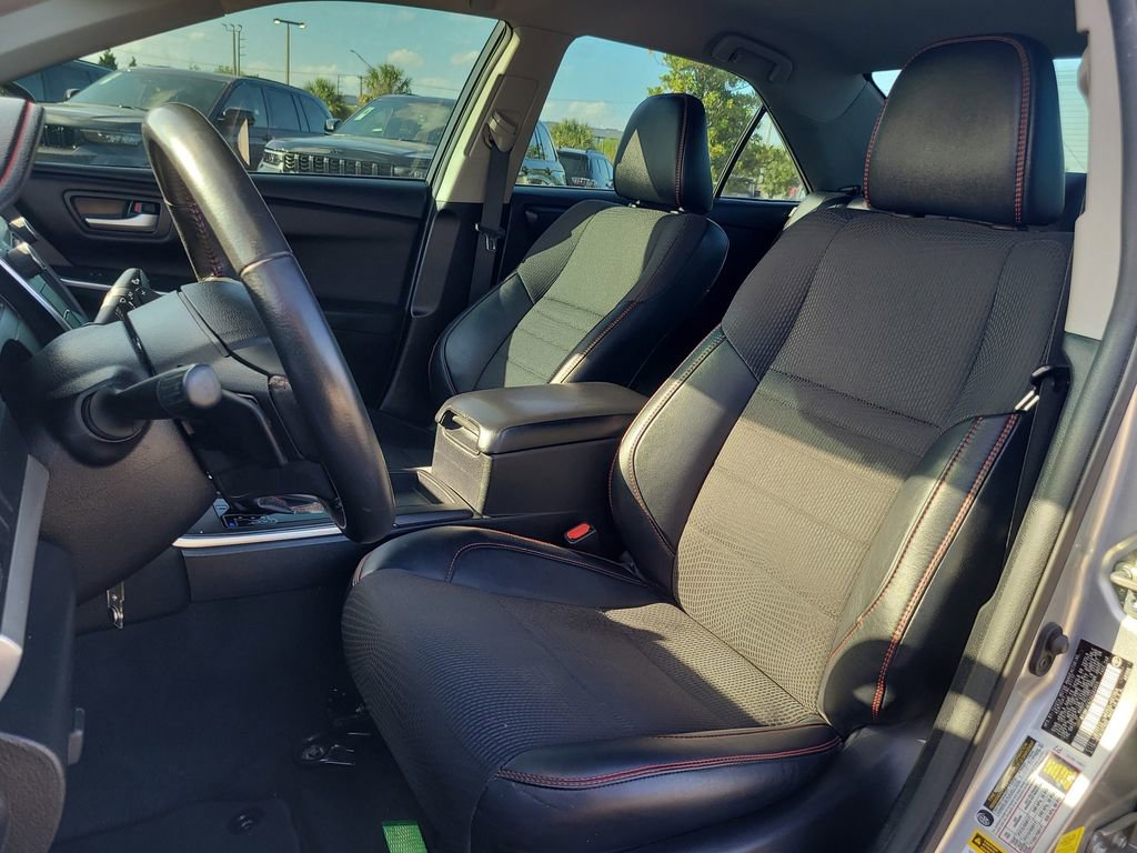 Used 2017 Toyota Camry SE FWD image 16