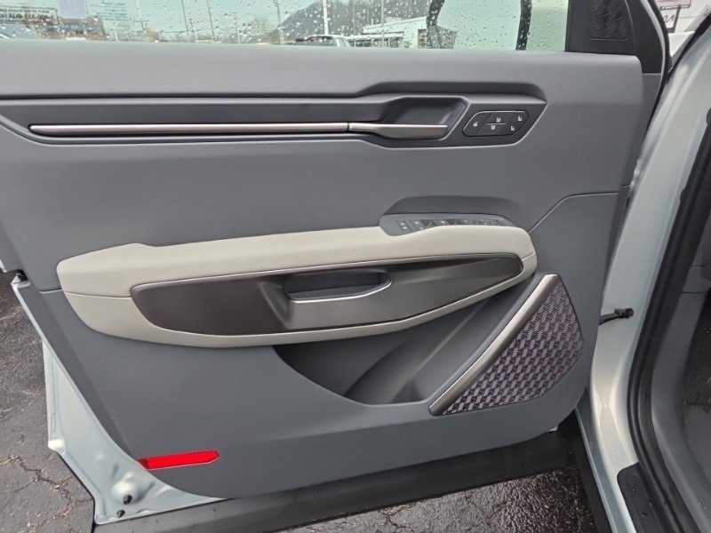 New 2026 Kia EV9 Wind image 32