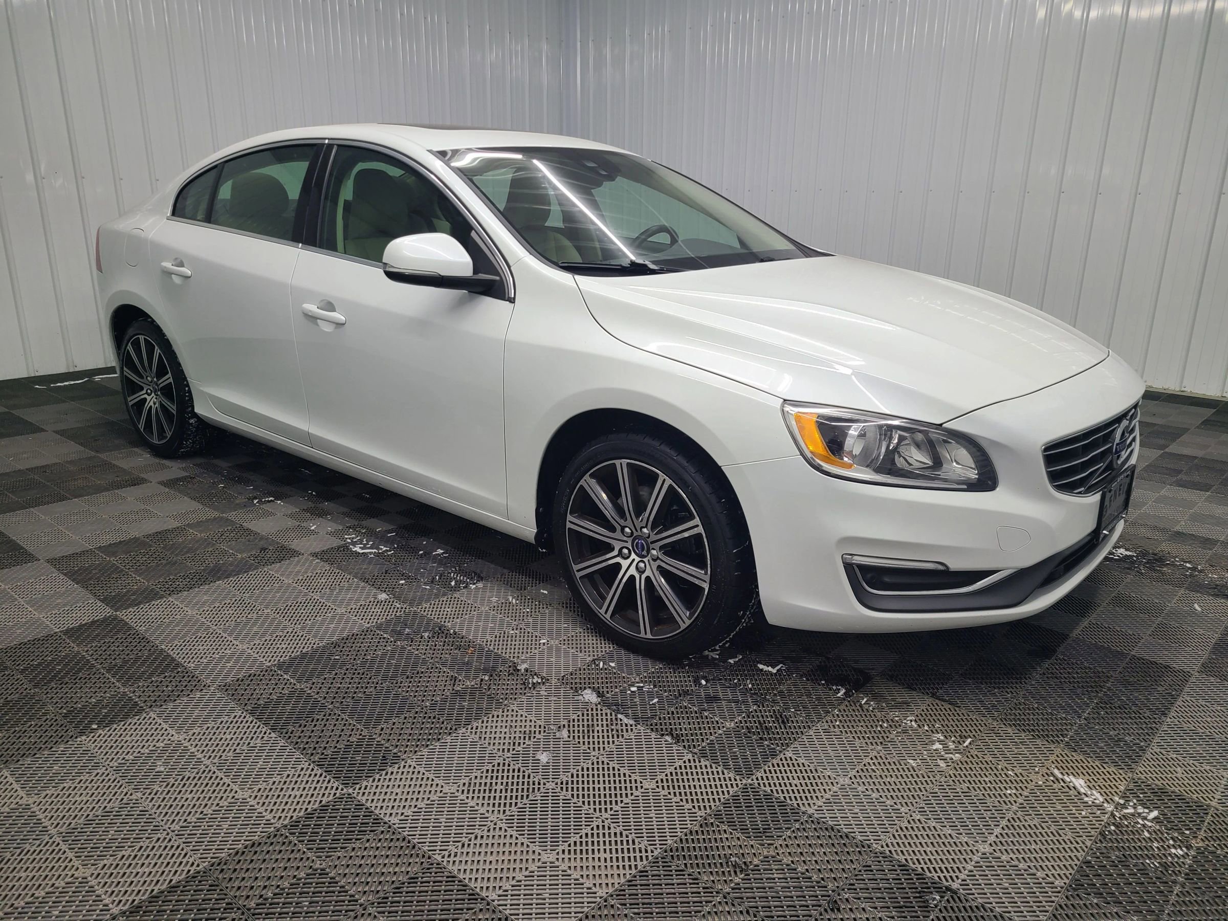 Used 2016 Volvo S60 T5 Premier image 12