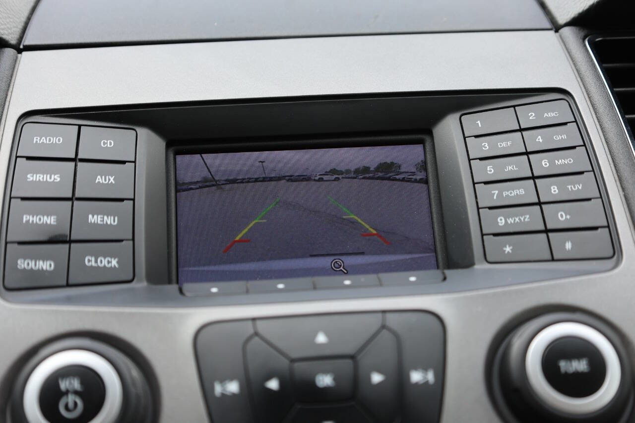 Used 2017 Ford Taurus SE FWD image 22