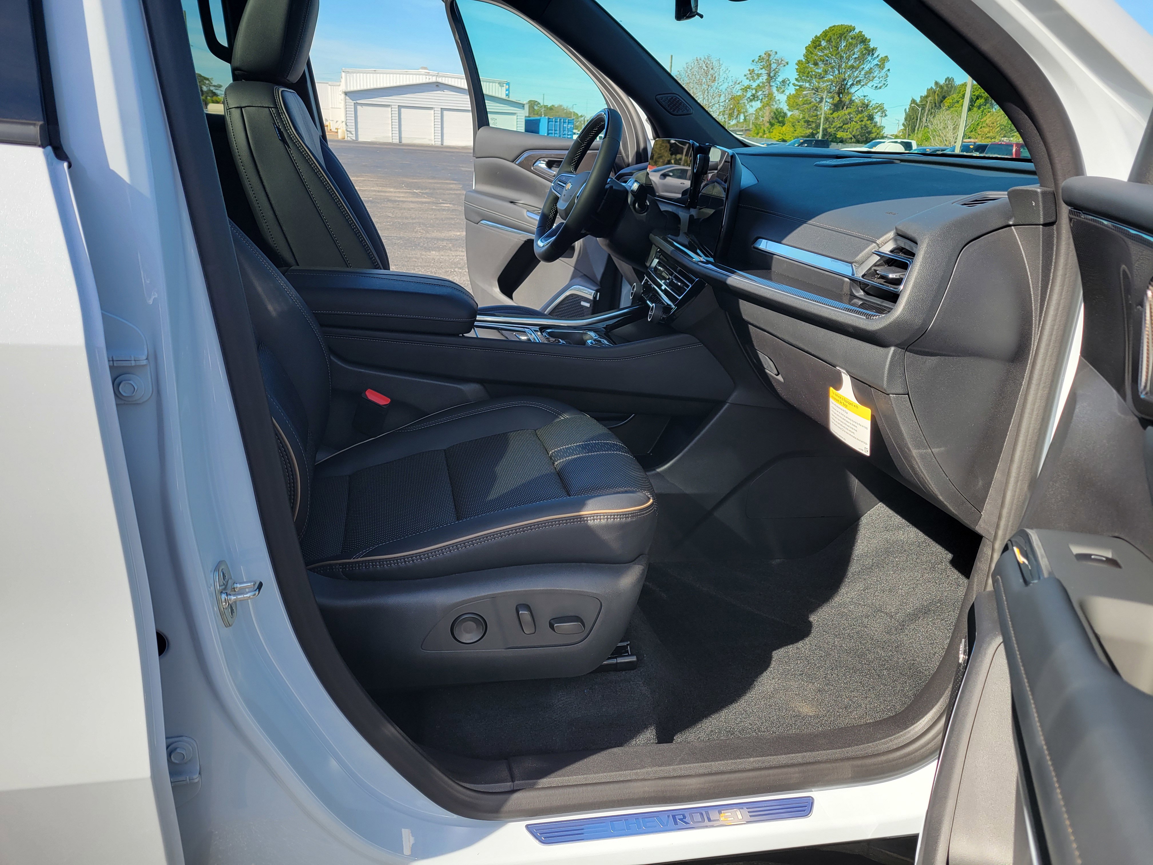 New 2026 Chevrolet Traverse High Country w/ LPO, Floor Liner Package FWD image 34
