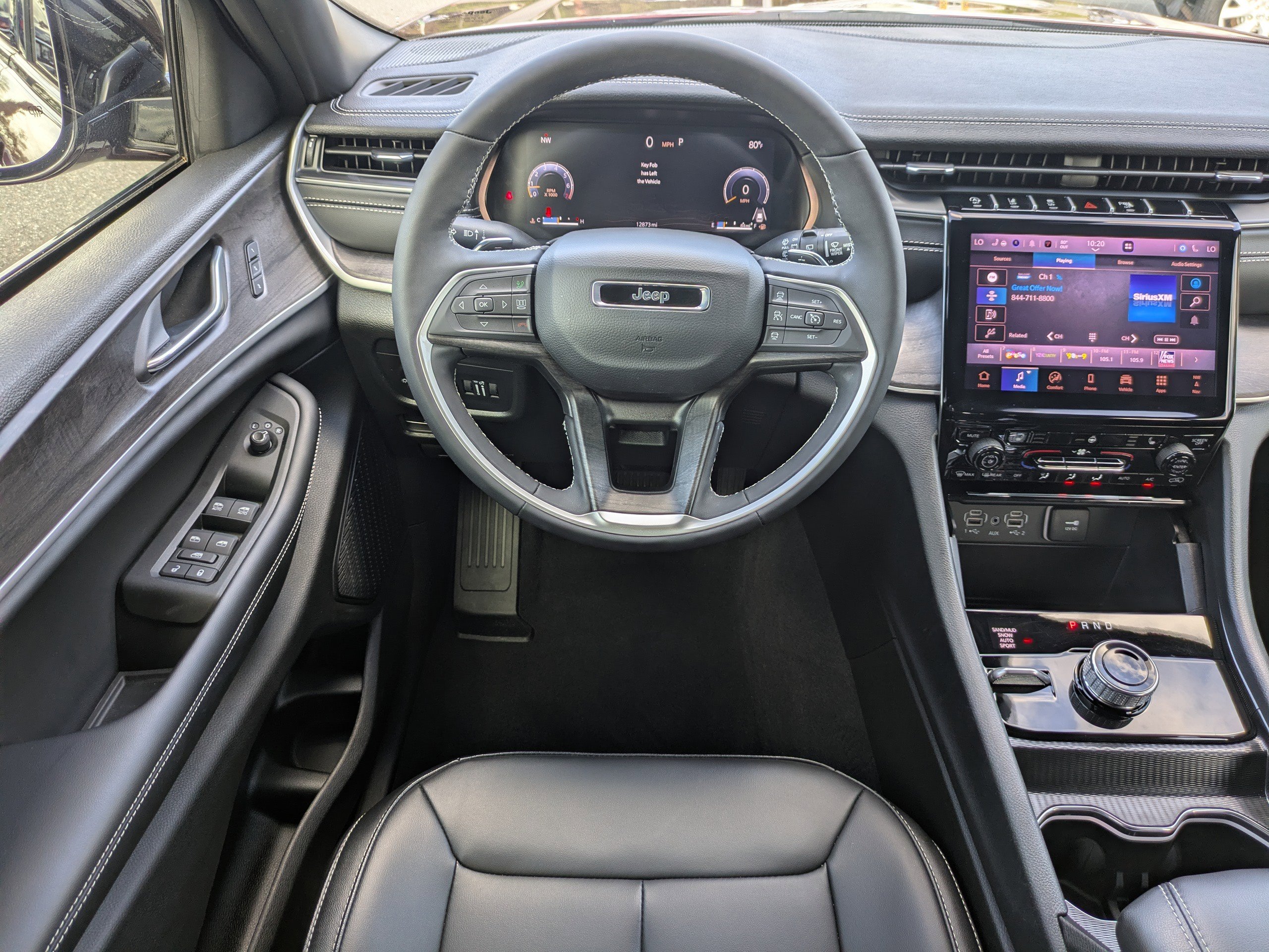 Used 2025 Jeep Grand Cherokee L Limited w/ Black Appearance Package AWD/4WD image 19