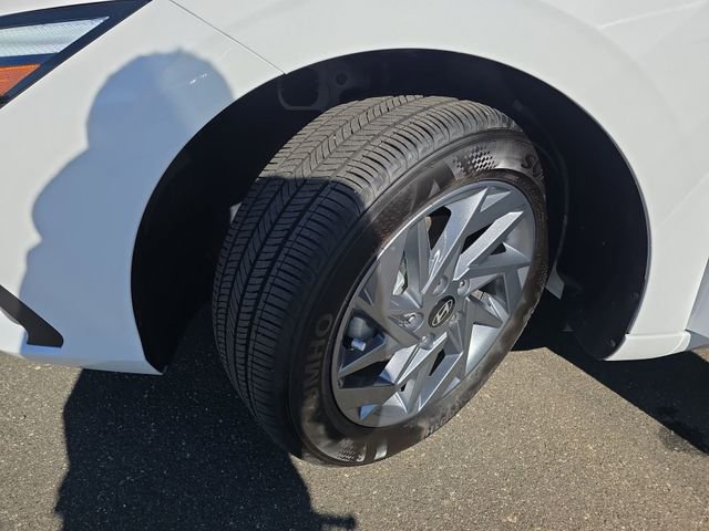 Certified 2025 Hyundai Elantra Blue image 44