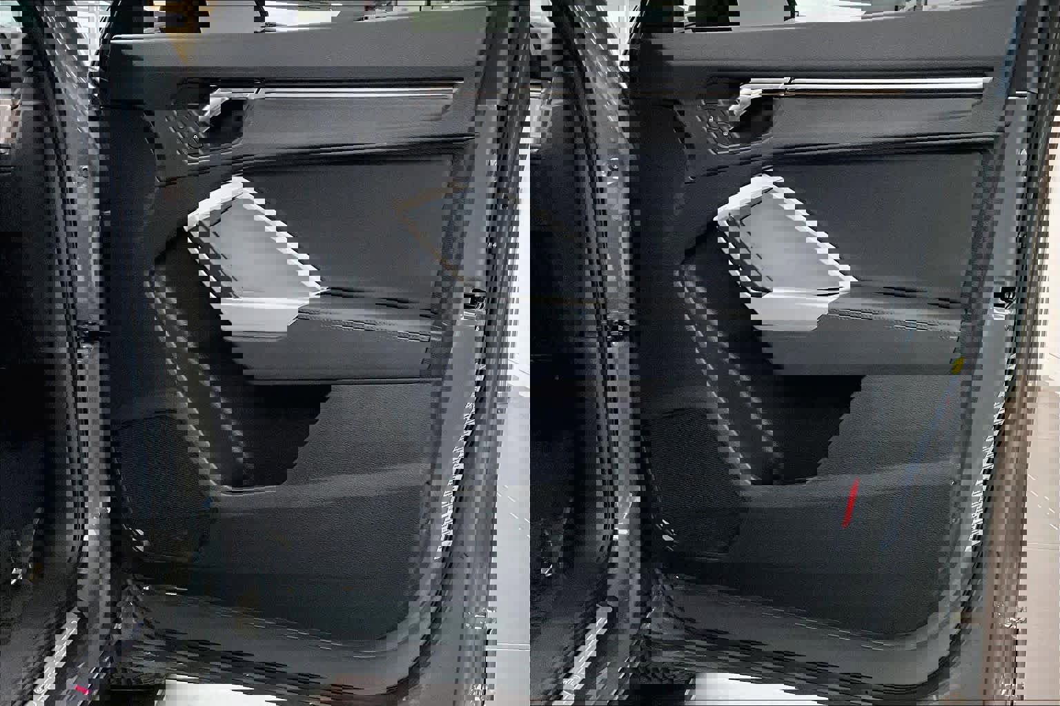 Used 2023 Audi Q3 2.0T Premium w/ Convenience Package image 22