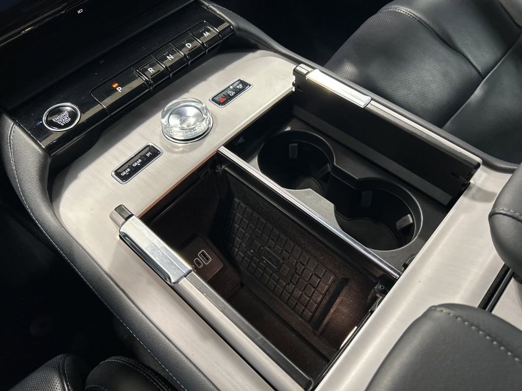 Used 2025 Lincoln Navigator Reserve w/ Jet Appearance Package image 24