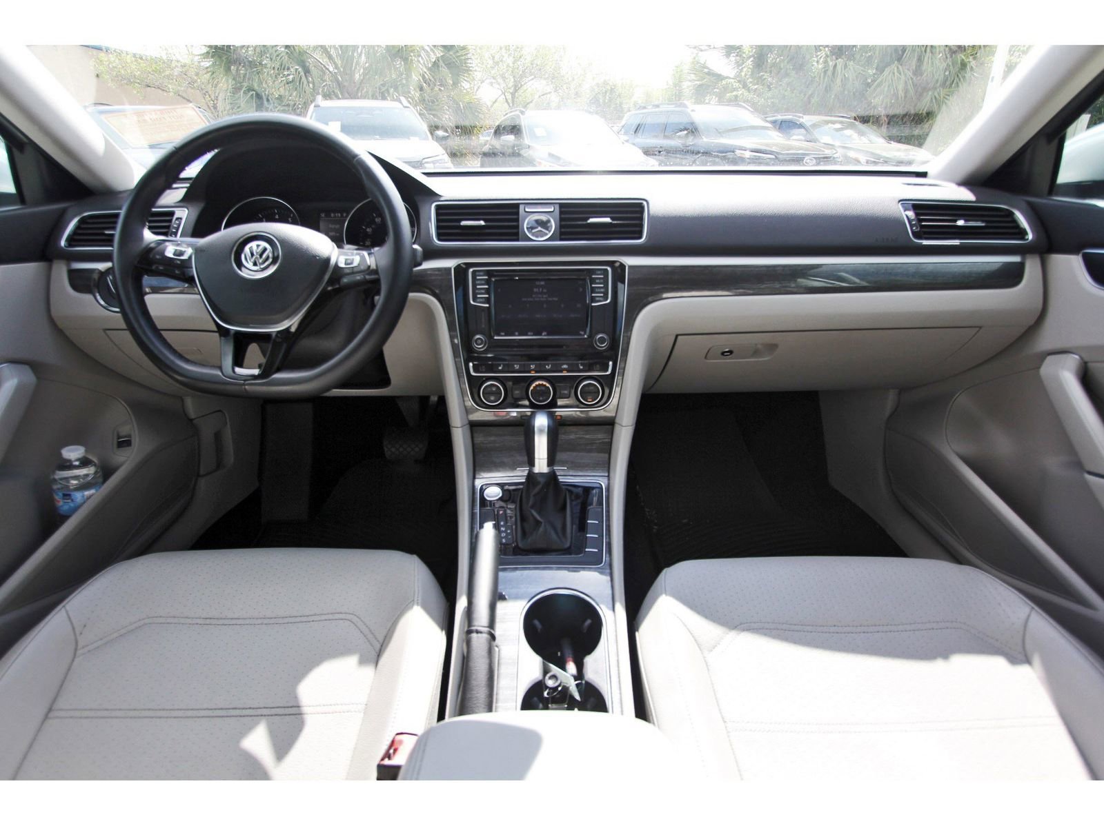 Used 2017 Volkswagen Passat 1.8T SE image 9