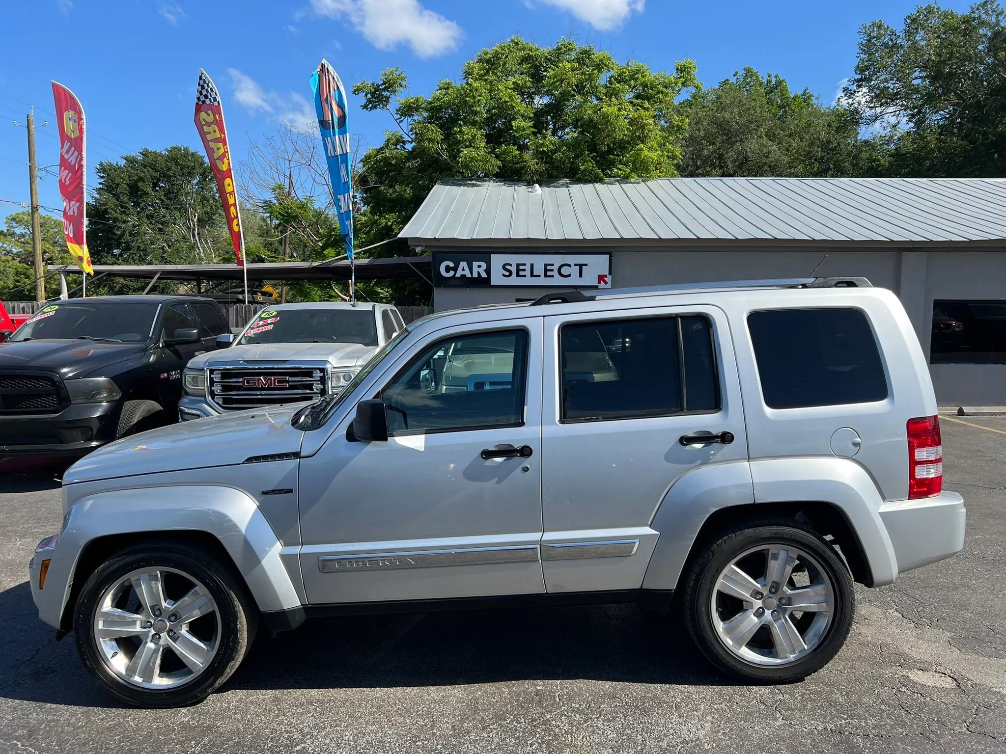 Used 2012 Jeep Liberty Limited Jet w/ Comfort/Convenience Group image 8