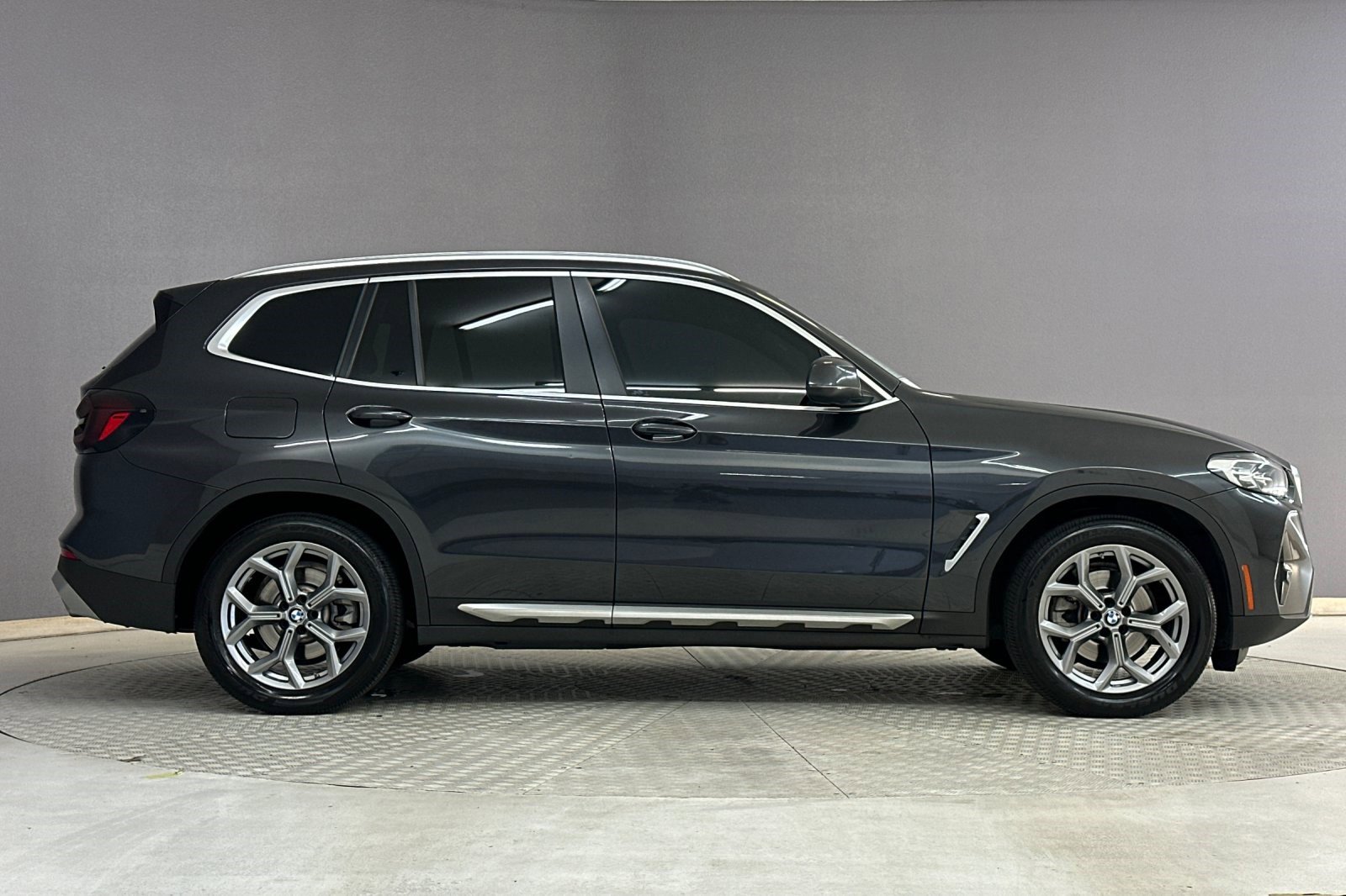 Certified 2024 BMW X3 sDrive30i w/ Convenience Package RWD image 7