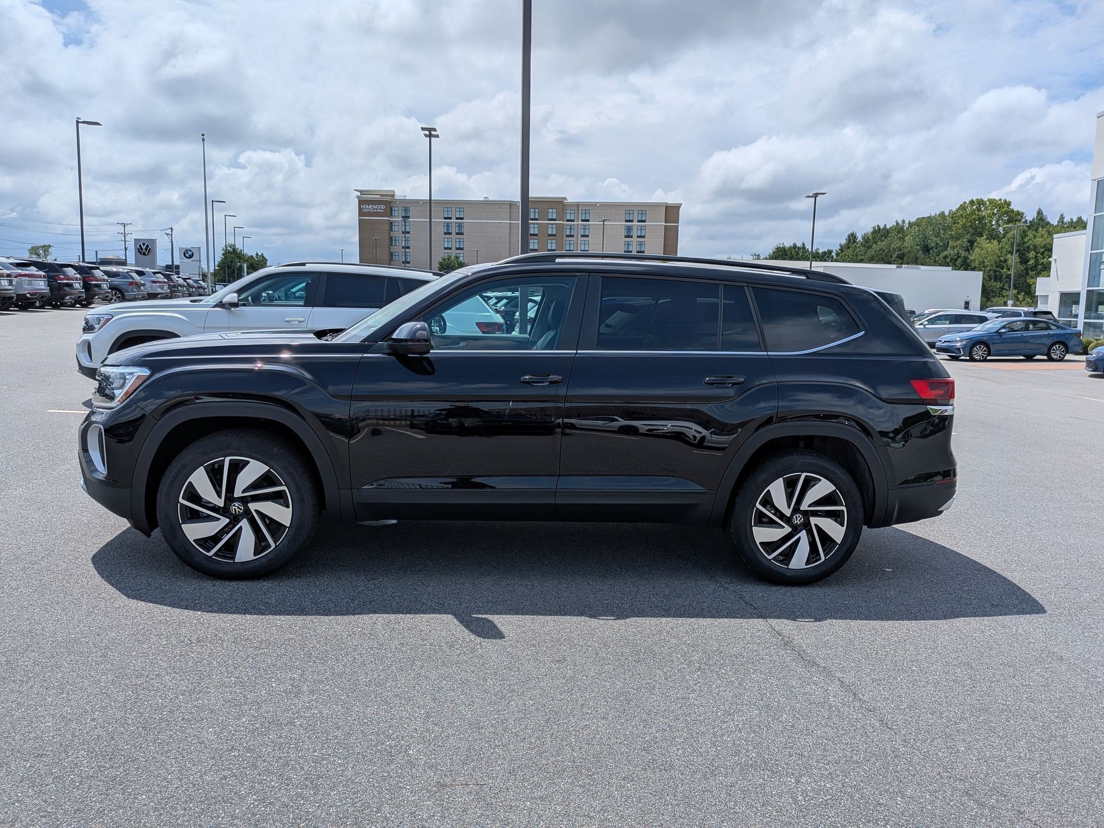 New 2026 Volkswagen Atlas SE FWD image 6