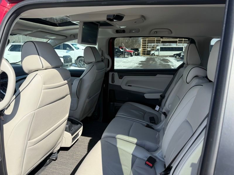 Used 2025 Honda Odyssey Touring image 11