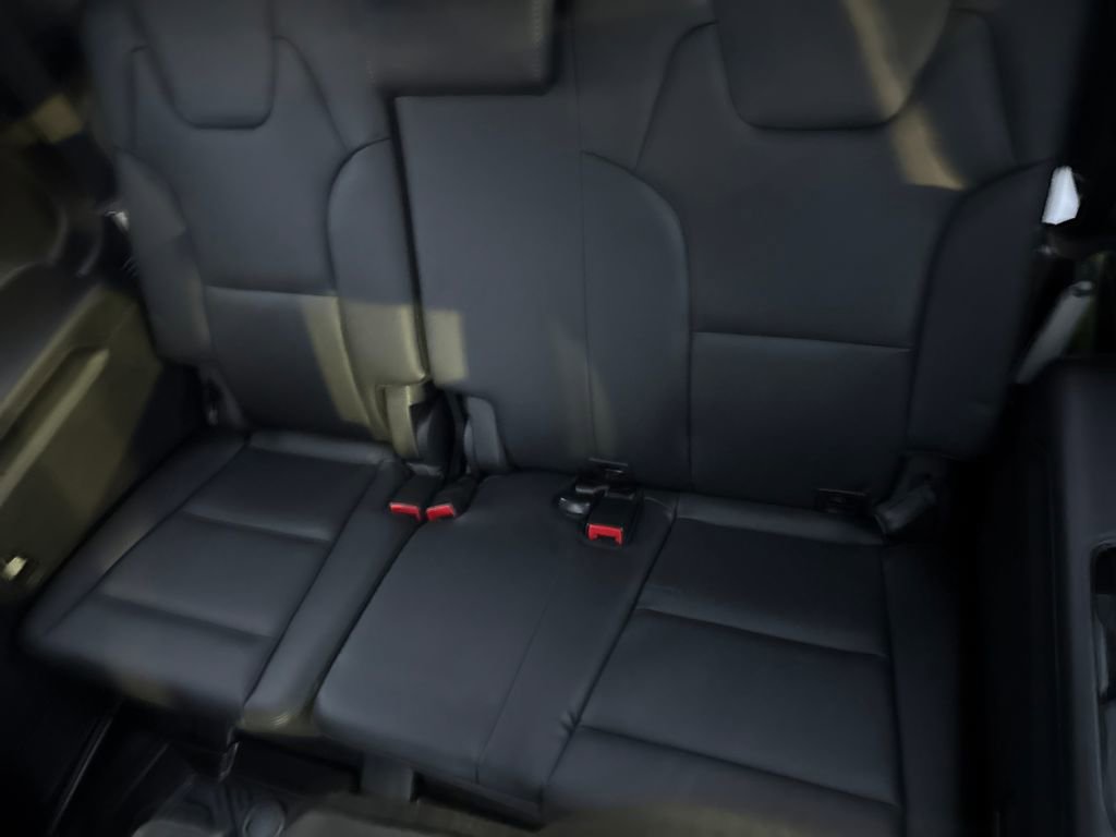 Used 2025 Kia Telluride EX w/ EX Captain's Chair Package image 29