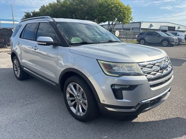 Used 2018 Ford Explorer Limited w/ Equipment Group 301A FWD image 3