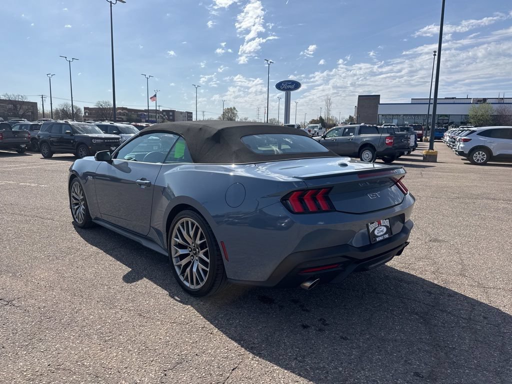 Used 2025 Ford Mustang GT Premium RWD image 6