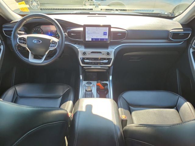 Used 2021 Ford Explorer XLT w/ Equipment Group 202A AWD/4WD image 25