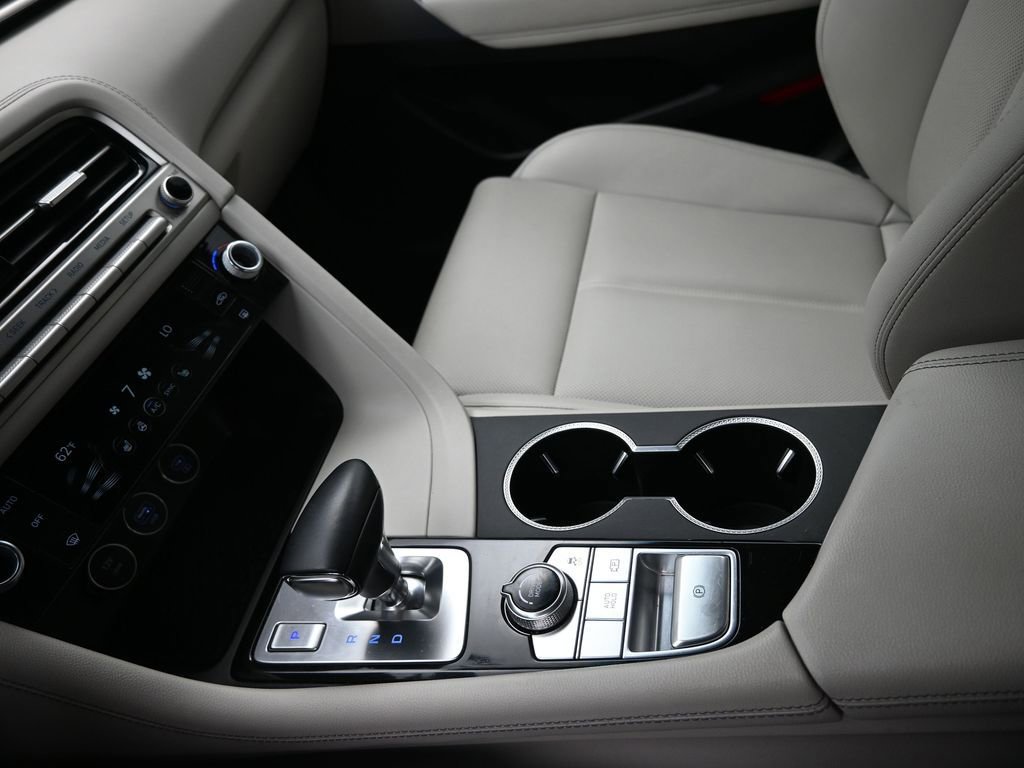 Used 2024 Genesis G70 2.5T image 20