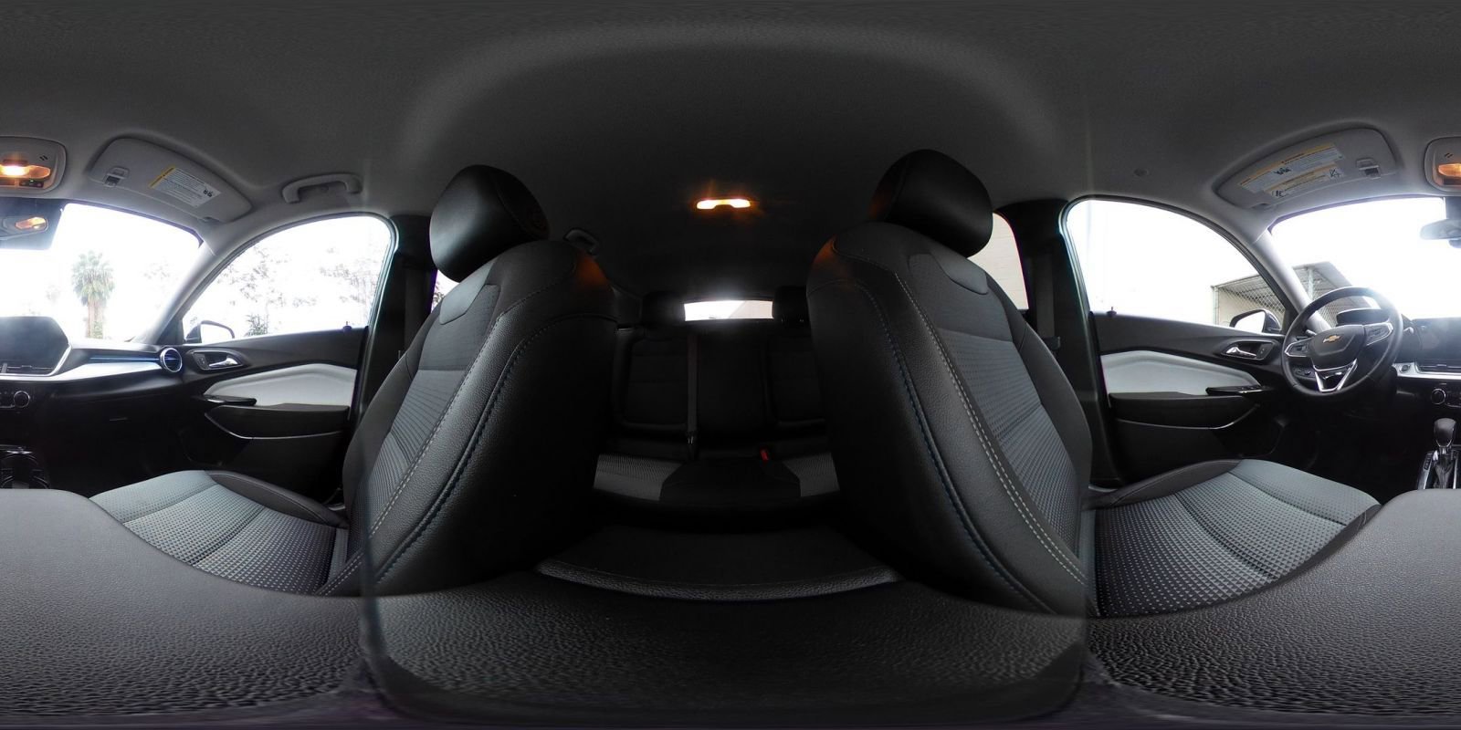 Used 2025 Chevrolet Trax LT w/ LT Convenience Package image 42