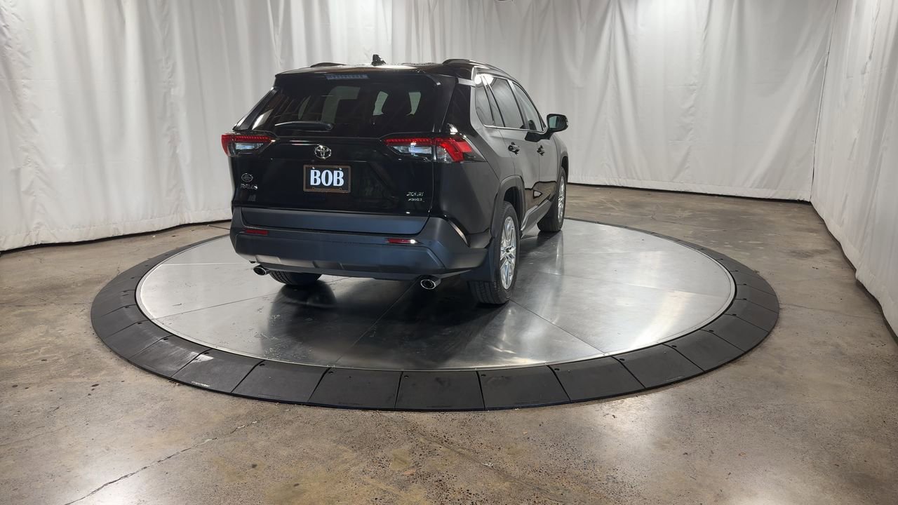 Used 2025 Toyota RAV4 XLE Premium image 9