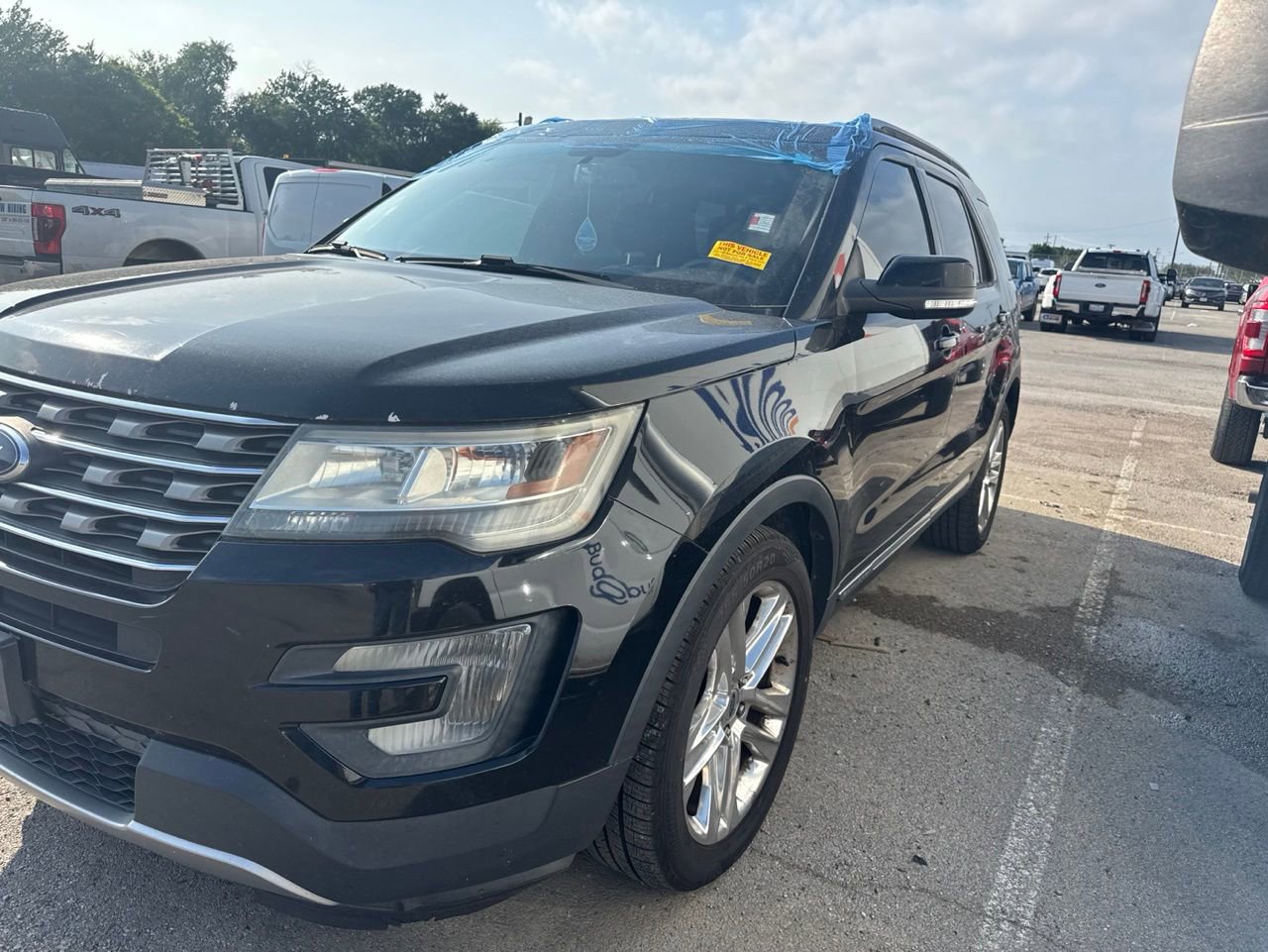 Used 2017 Ford Explorer XLT w/ Equipment Group 202A FWD image 1