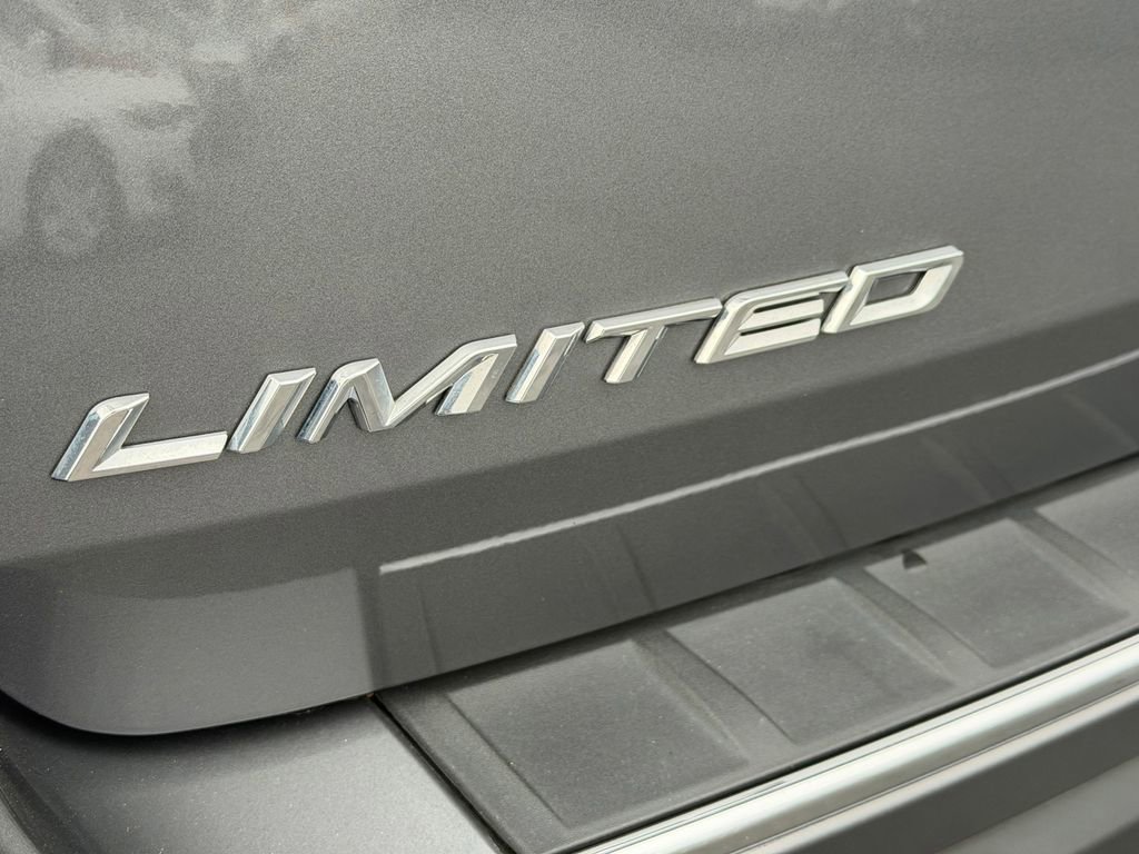 Used 2022 Ford Explorer Limited w/ Equipment Group 301A image 12