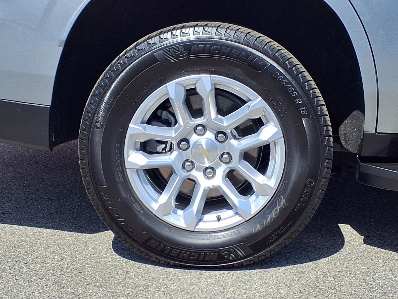 Used 2025 Chevrolet Tahoe LT AWD/4WD image 7