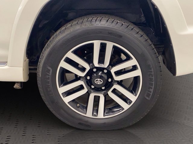 Used 2015 Toyota 4Runner Limited AWD/4WD image 38