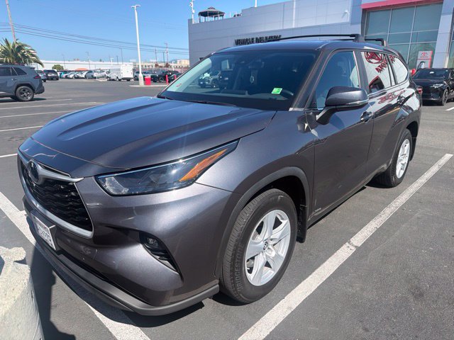 Used 2023 Toyota Highlander LE AWD/4WD image 1