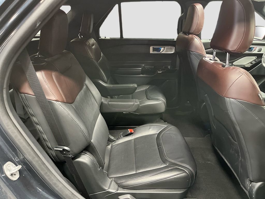 Used 2022 Ford Explorer Platinum w/ Equipment Group 601A image 29