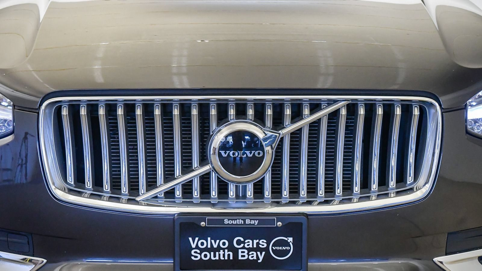Certified 2024 Volvo XC90 T8 Core AWD/4WD image 8
