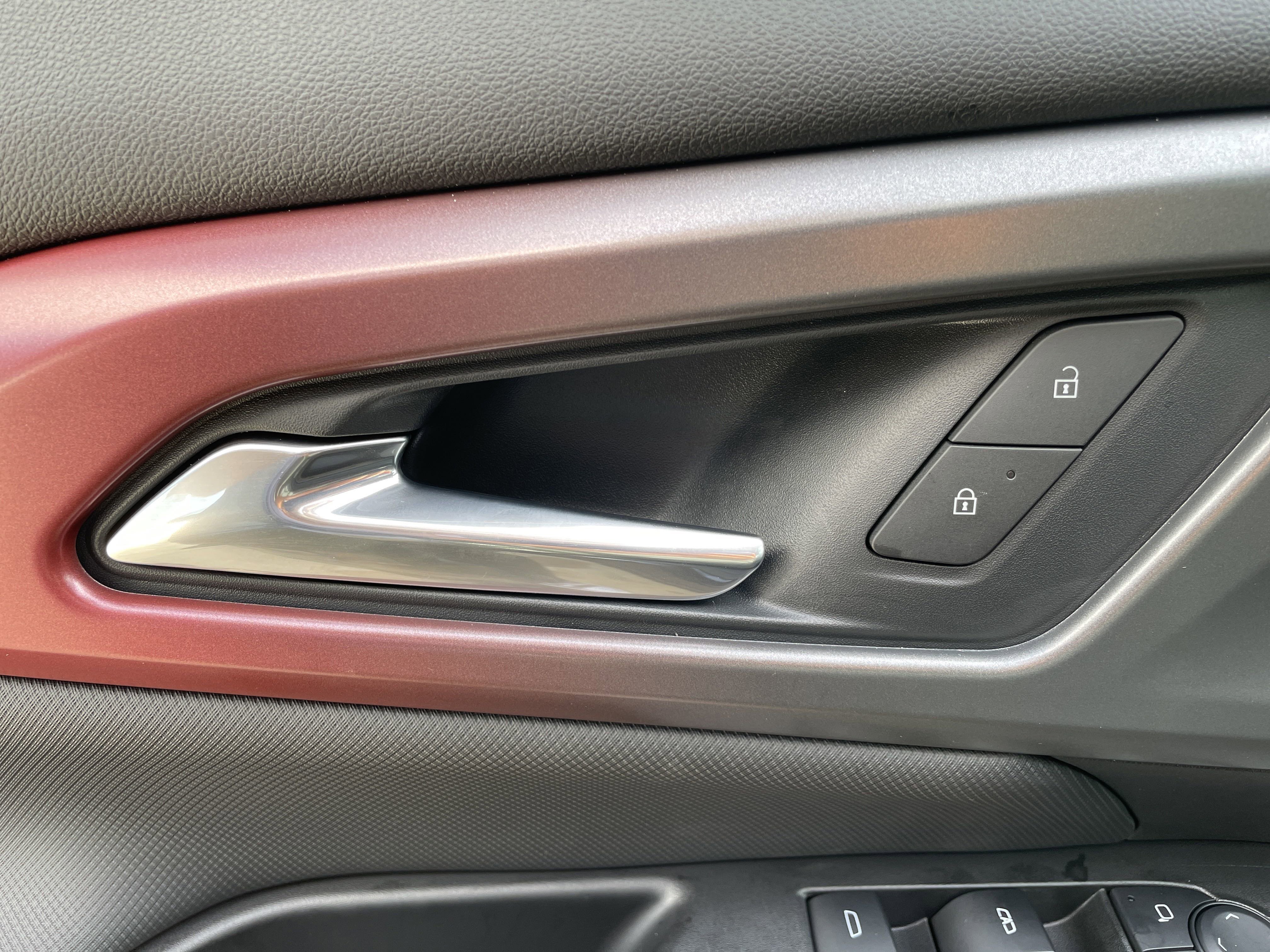 New 2025 Chevrolet Equinox EV RS image 10