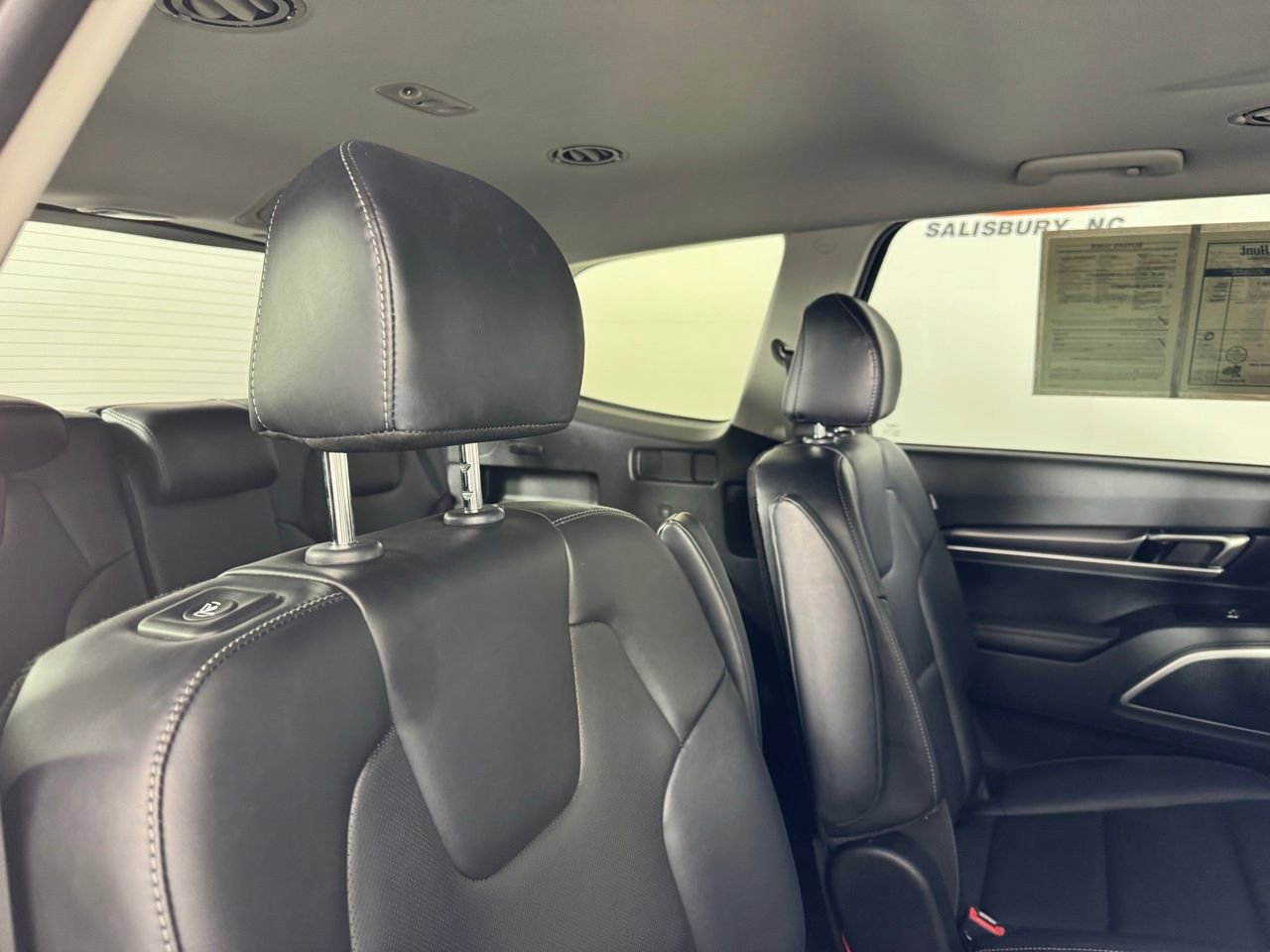 Used 2025 Kia Telluride S image 30