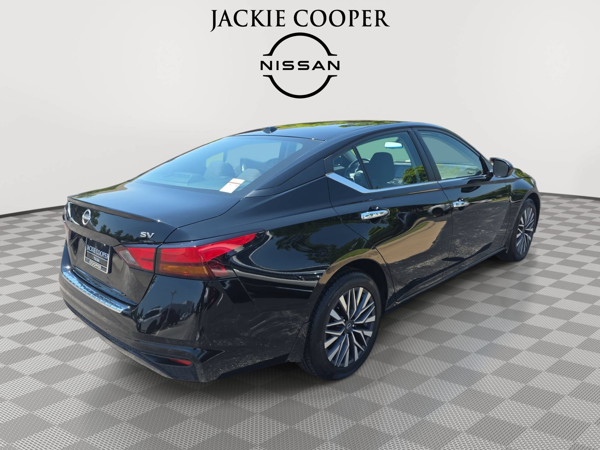 Used 2023 Nissan Altima 2.5 SV FWD image 5