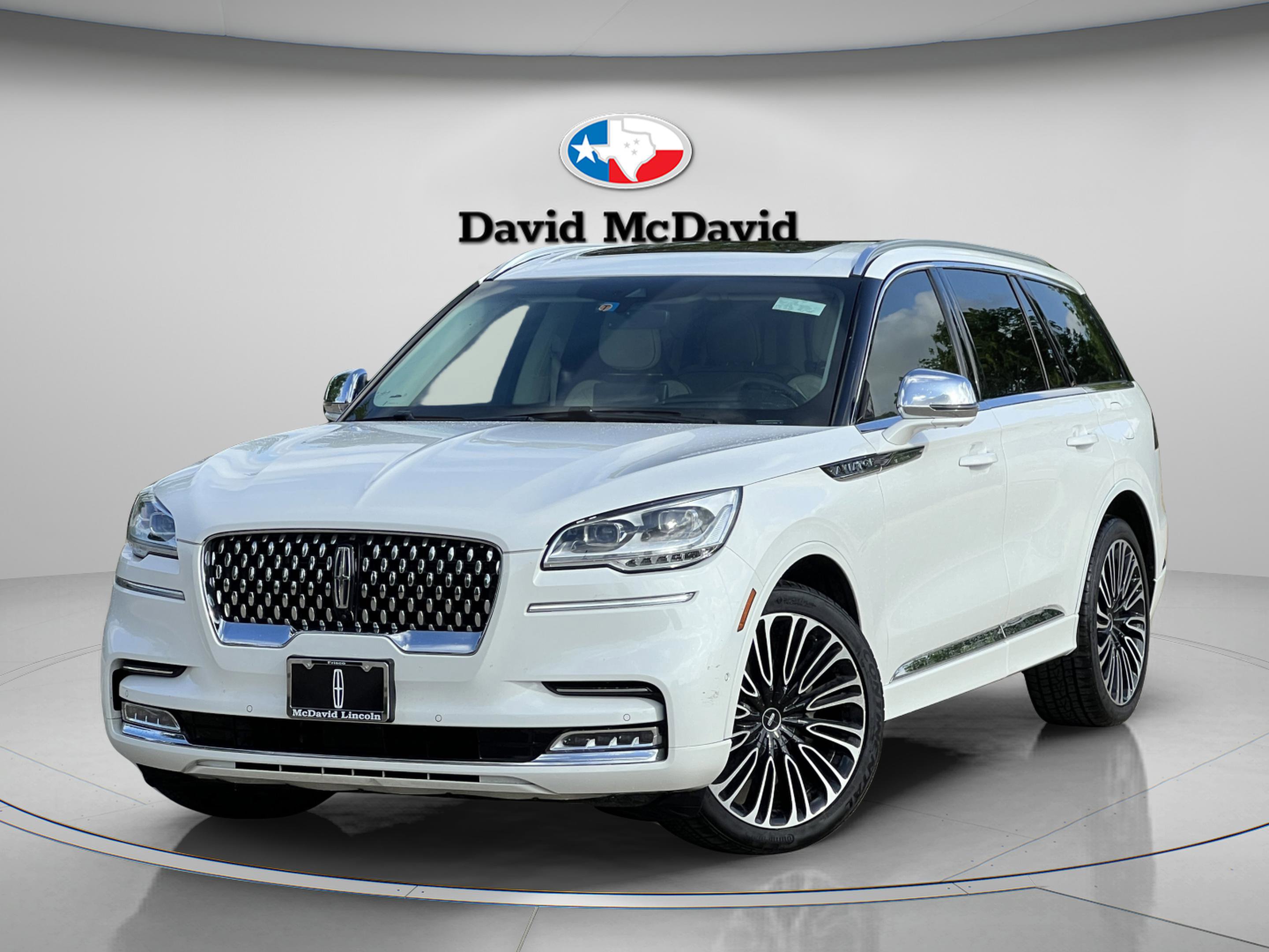 Used 2022 Lincoln Aviator Black Label w/ Dynamic Handling Package image 2