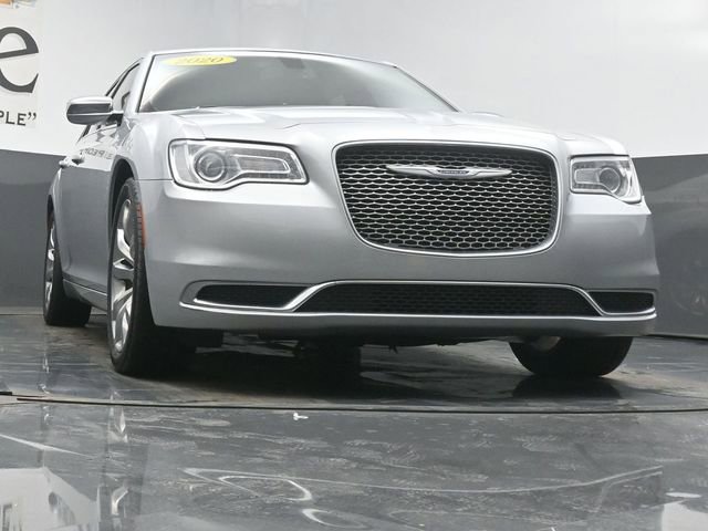 Used 2020 Chrysler 300 Touring L w/ Quick Order Package 2EF image 3