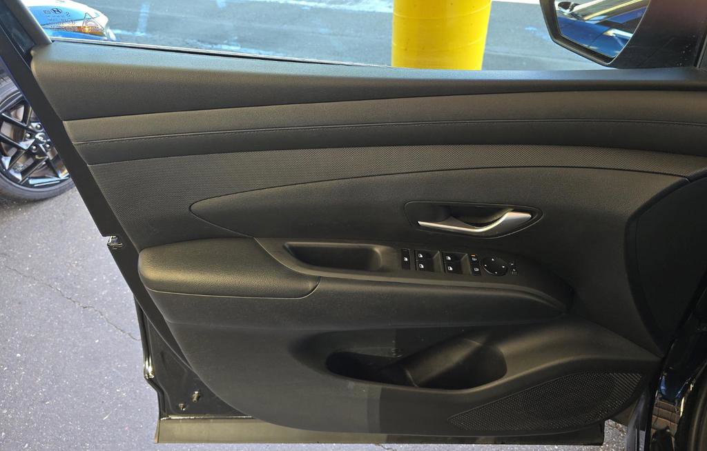 Used 2025 Hyundai Tucson SE image 8