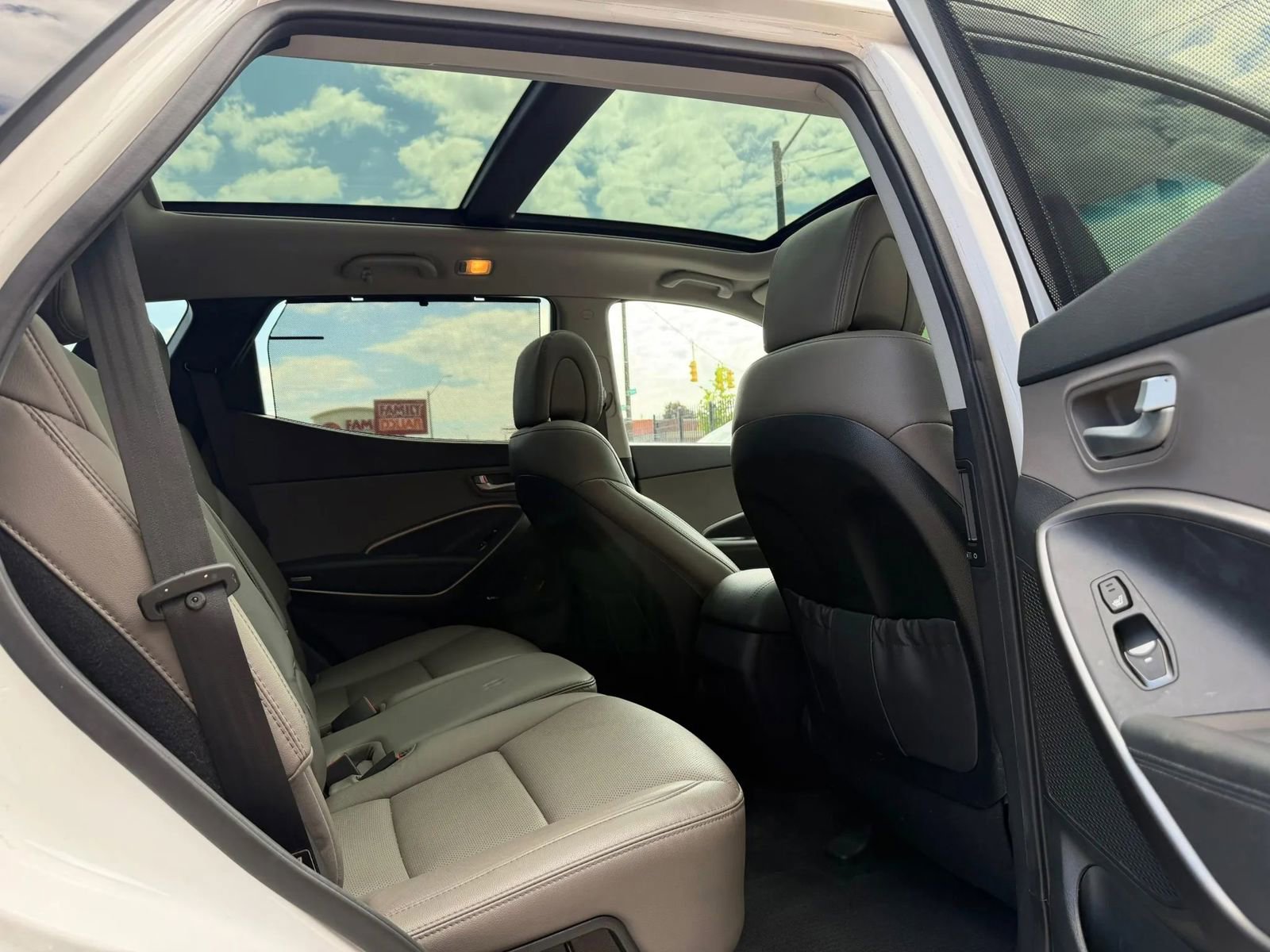 Used 2017 Hyundai Santa Fe Sport w/ 2.4L Tech Package 04 AWD/4WD image 8