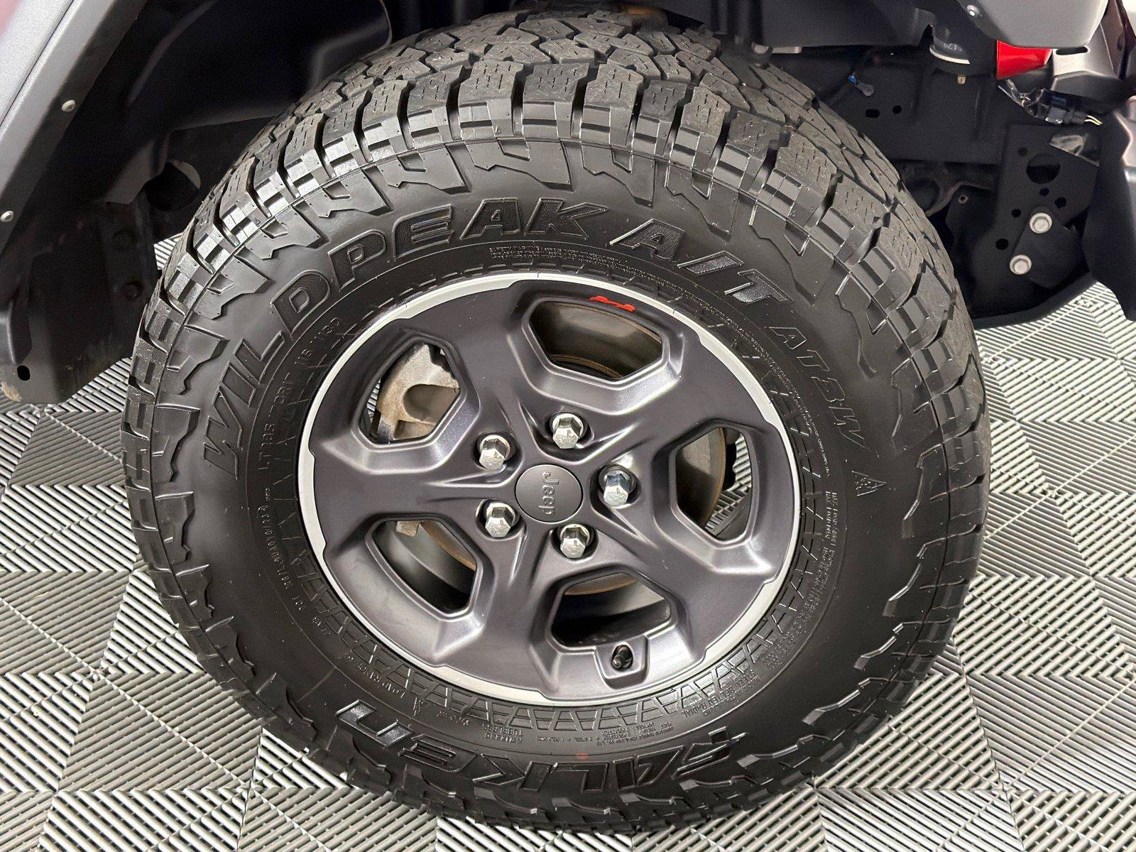 Used 2023 Jeep Gladiator Rubicon w/ LED Lighting Group AWD/4WD image 12