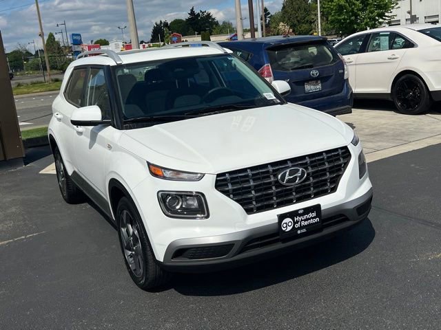 New 2026 Hyundai Venue SEL FWD image 3