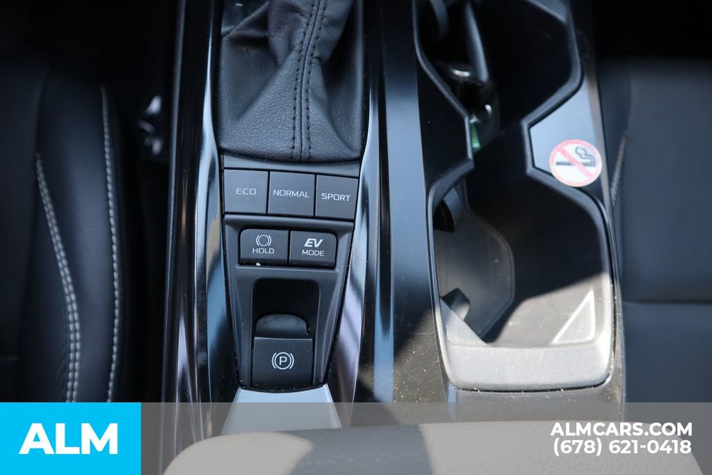 Used 2025 Toyota Camry SE image 31