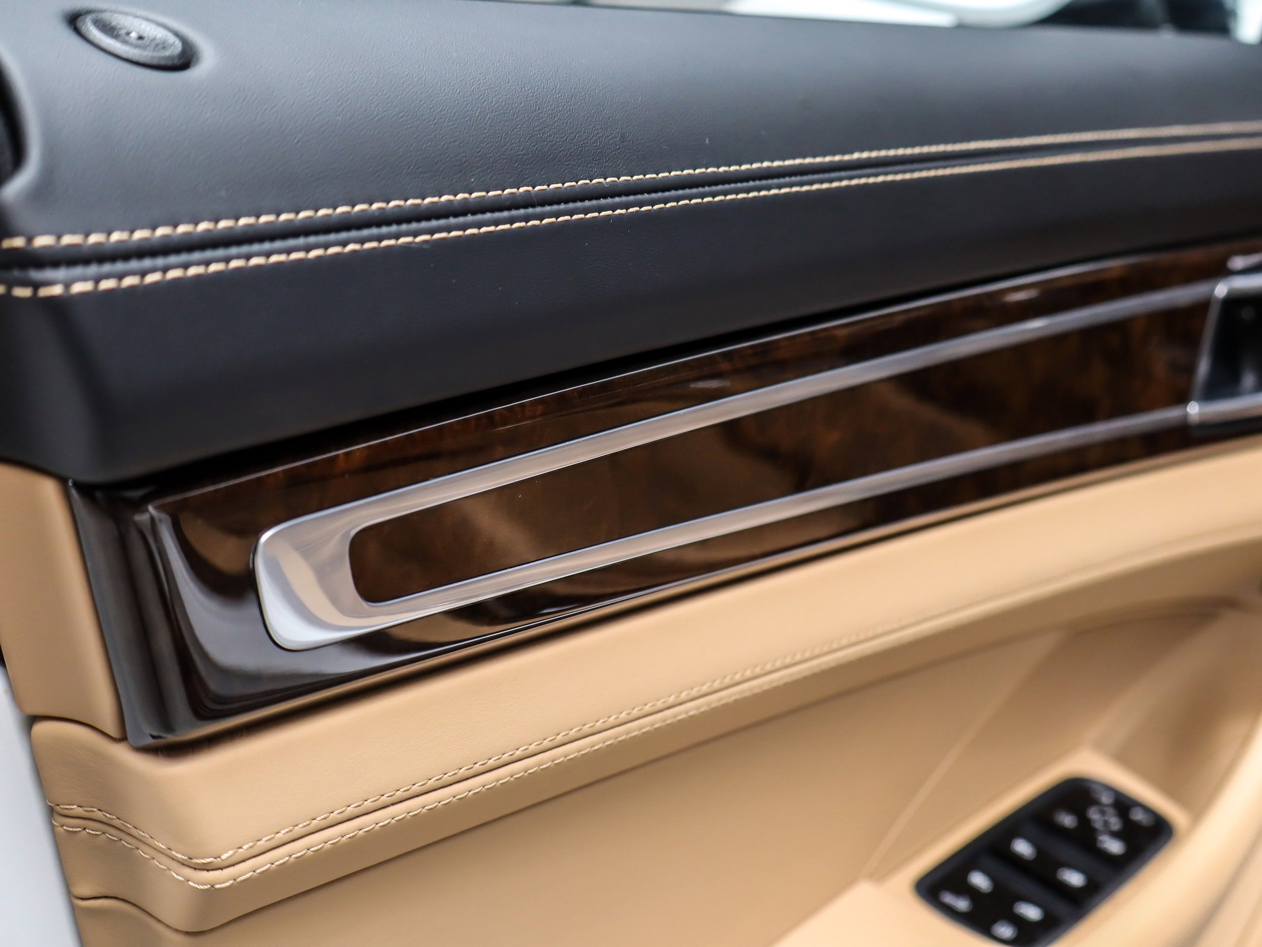 Certified 2019 Porsche Panamera 4 AWD/4WD image 22