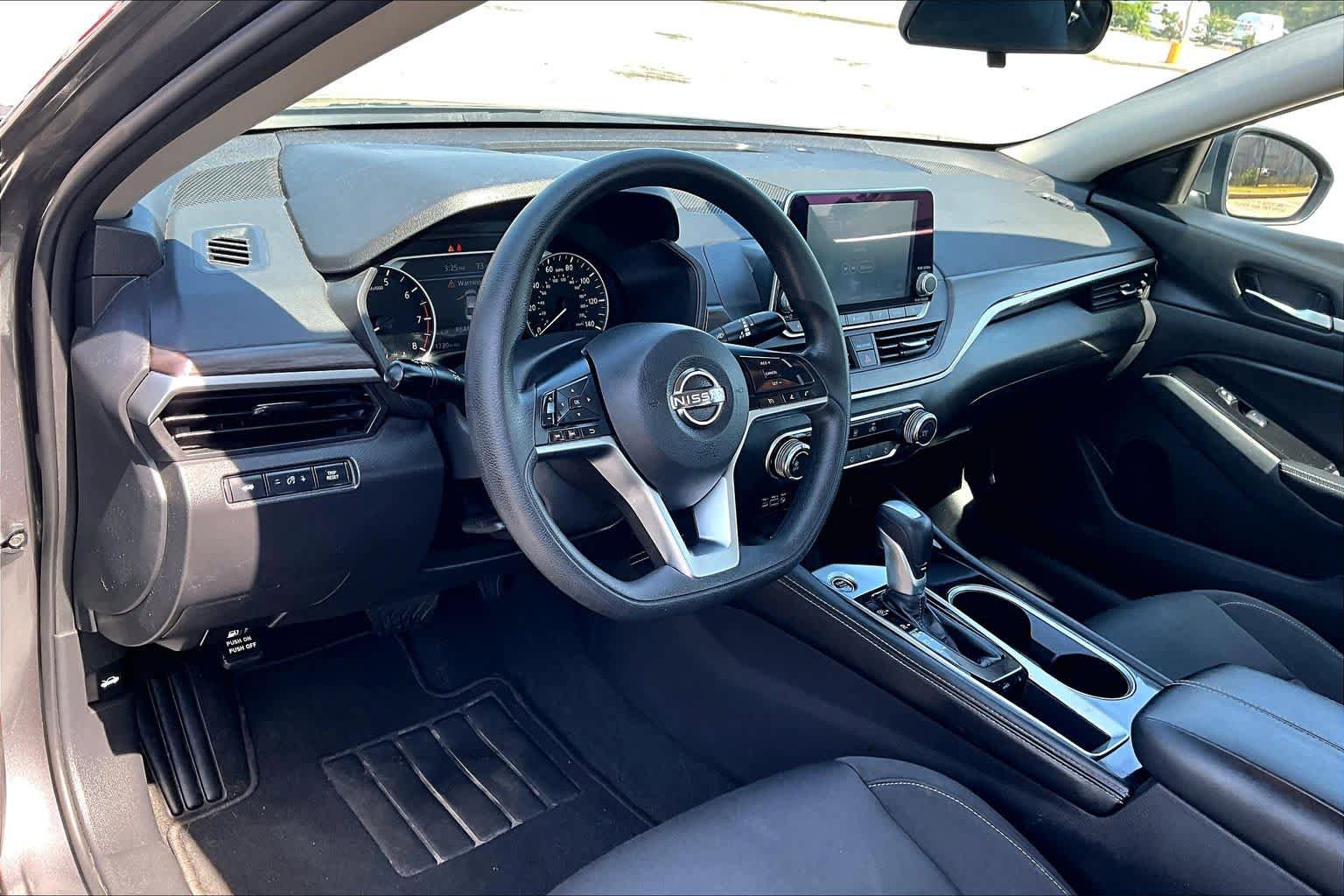 Used 2023 Nissan Altima 2.5 SV image 18