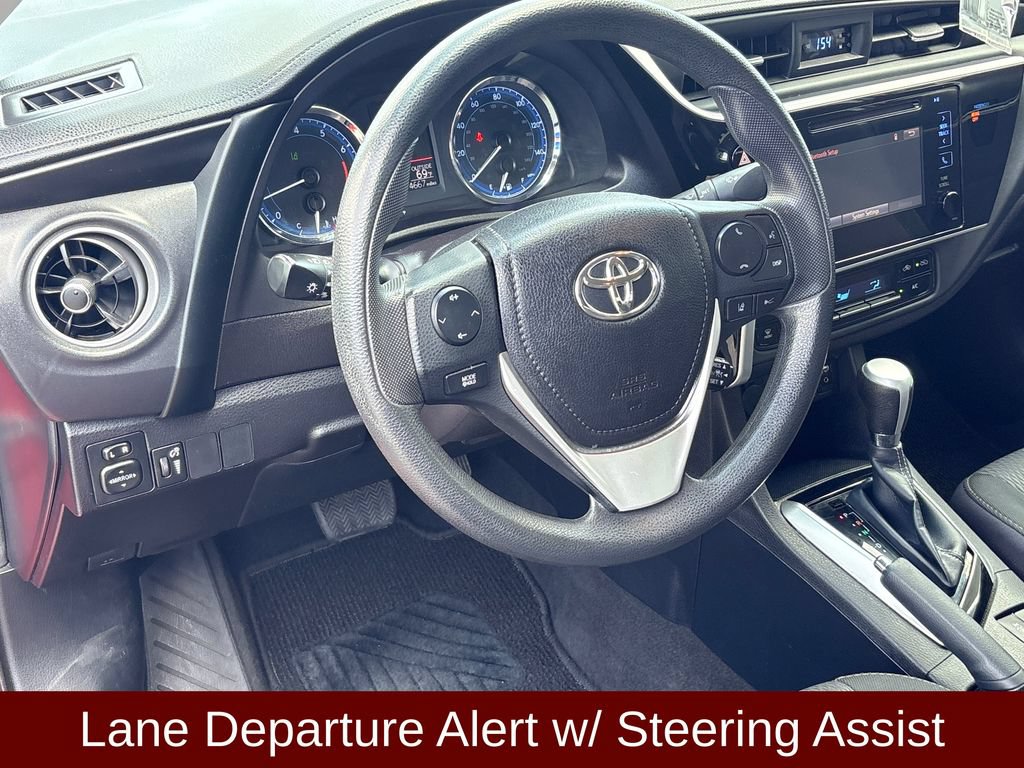Used 2018 Toyota Corolla LE w/ Carpet Mat Package (TMS) FWD image 6