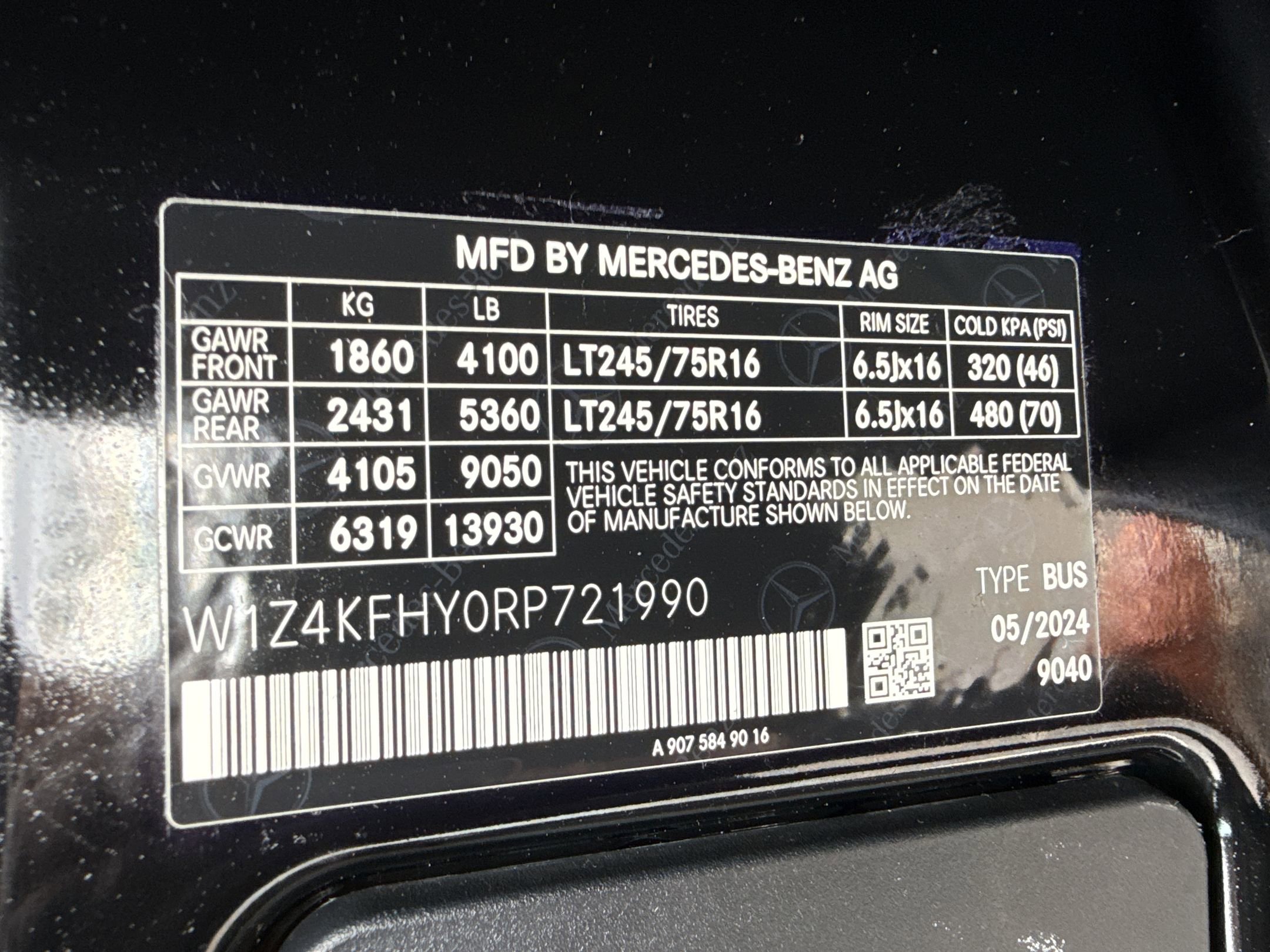 Used 2024 Mercedes-Benz Sprinter 2500 image 14