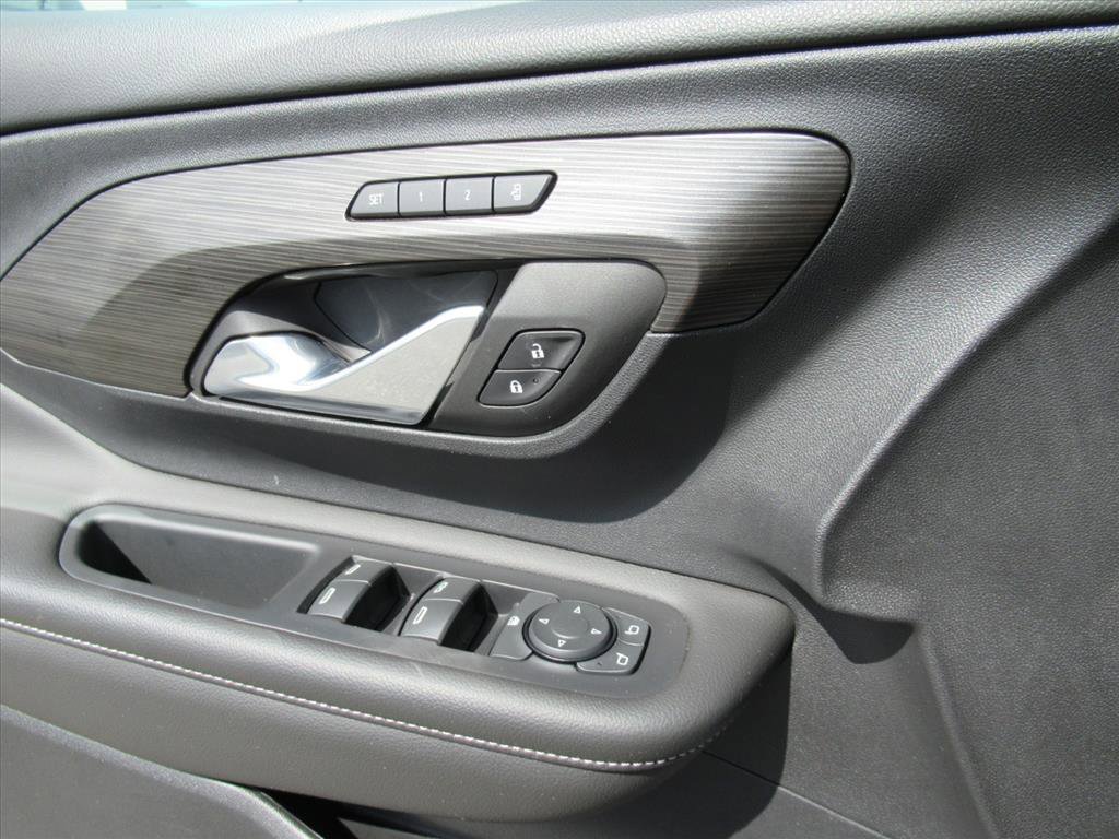 Used 2023 GMC Terrain SLT w/ Elevation Edition image 22