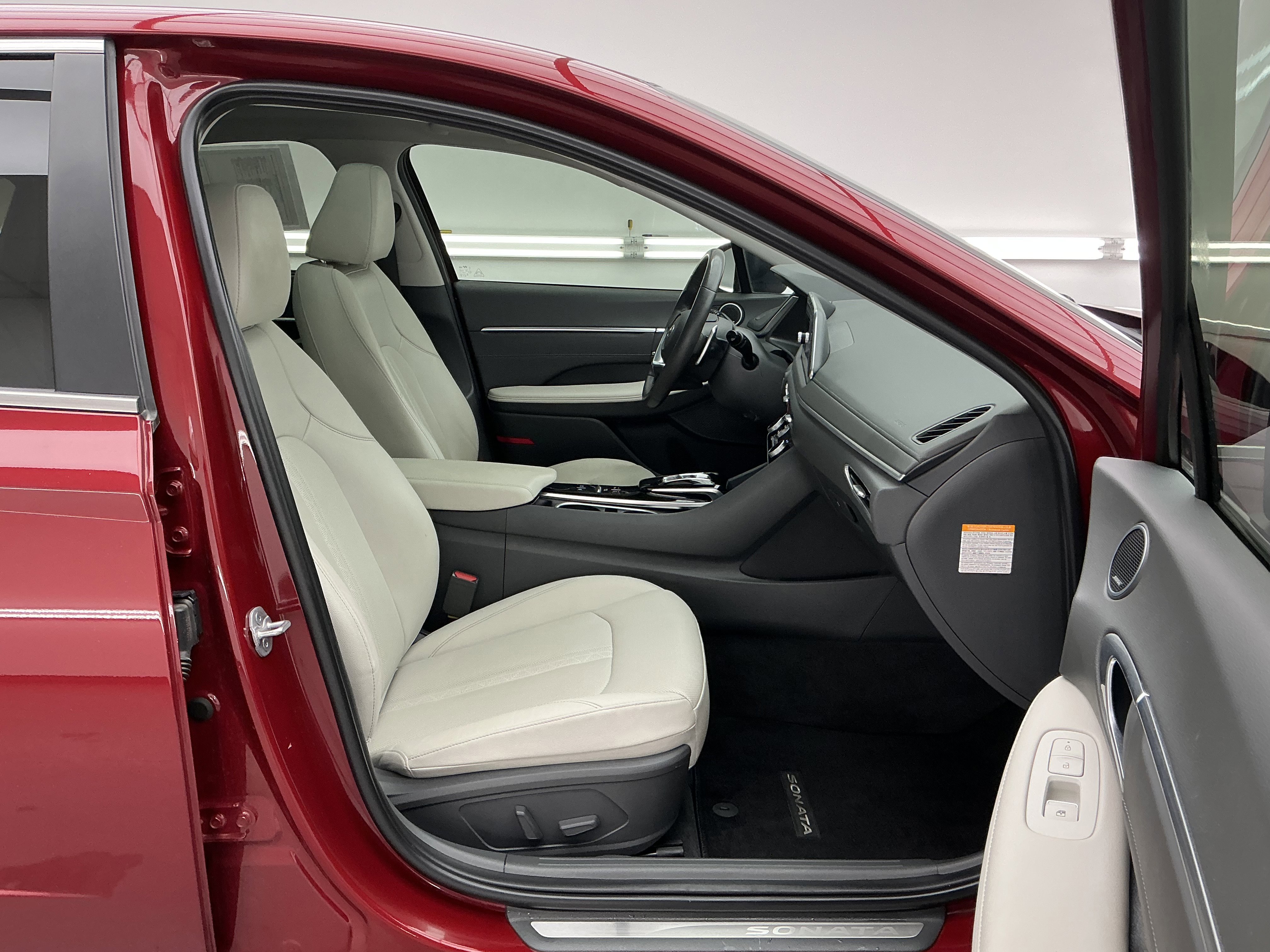 Used 2023 Hyundai Sonata Limited w/ Cargo Package image 25