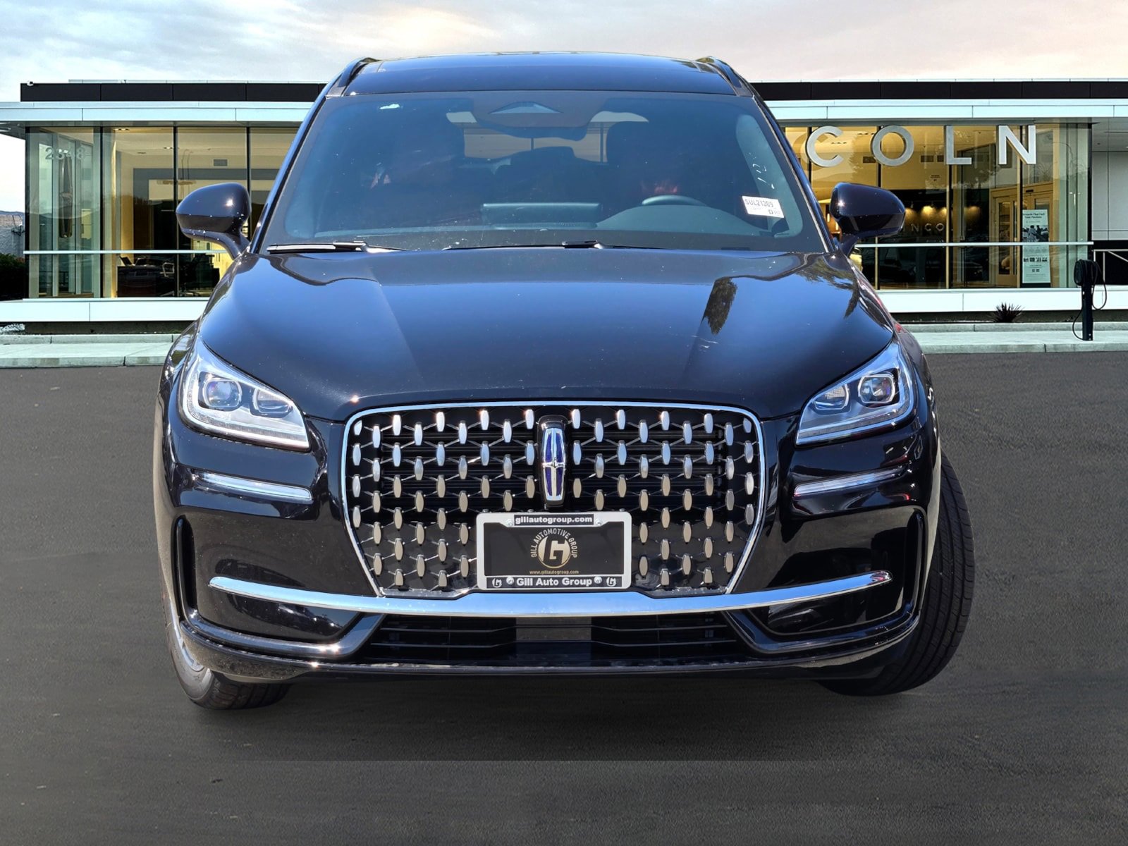 Used 2025 Lincoln Corsair Grand Touring image 2